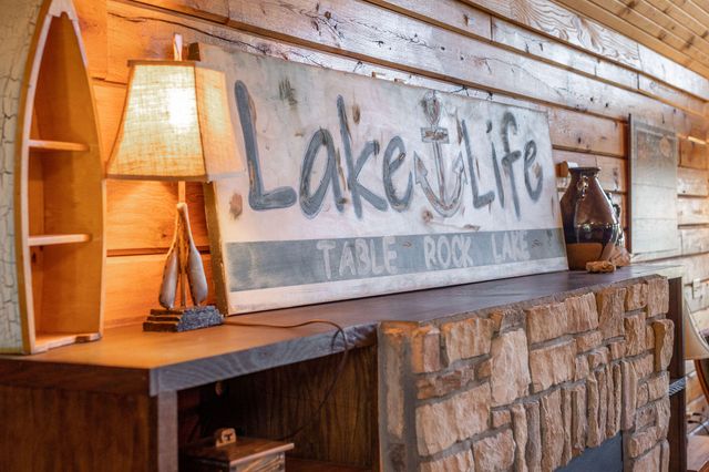 963 Hallie Drive, Blue Eye, MO 65611