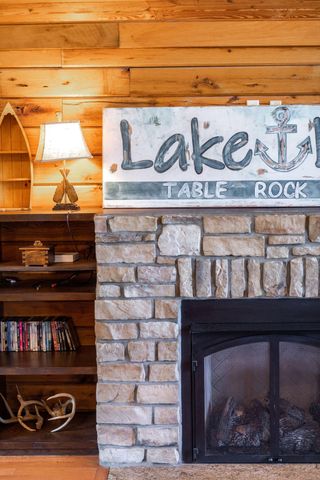 963 Hallie Drive, Blue Eye, MO 65611