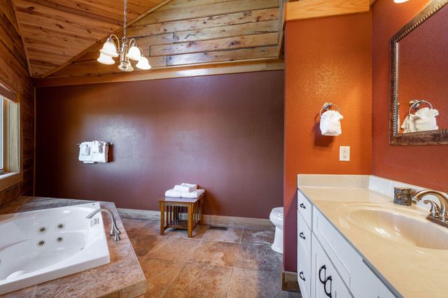 963 Hallie Drive, Blue Eye, MO 65611