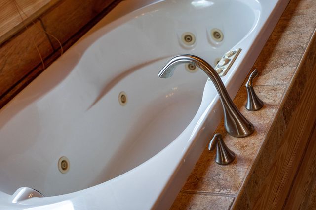 963 Hallie Drive, Blue Eye, MO 65611