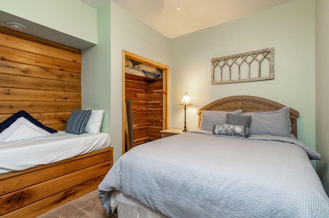 963 Hallie Drive, Blue Eye, MO 65611