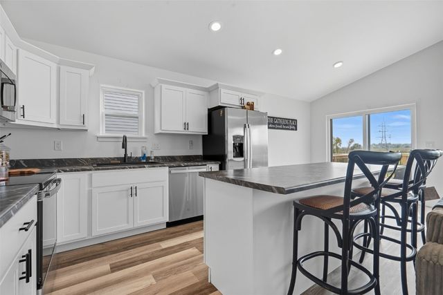 4937 Dostal Court SW, Cedar Rapids, IA 52404