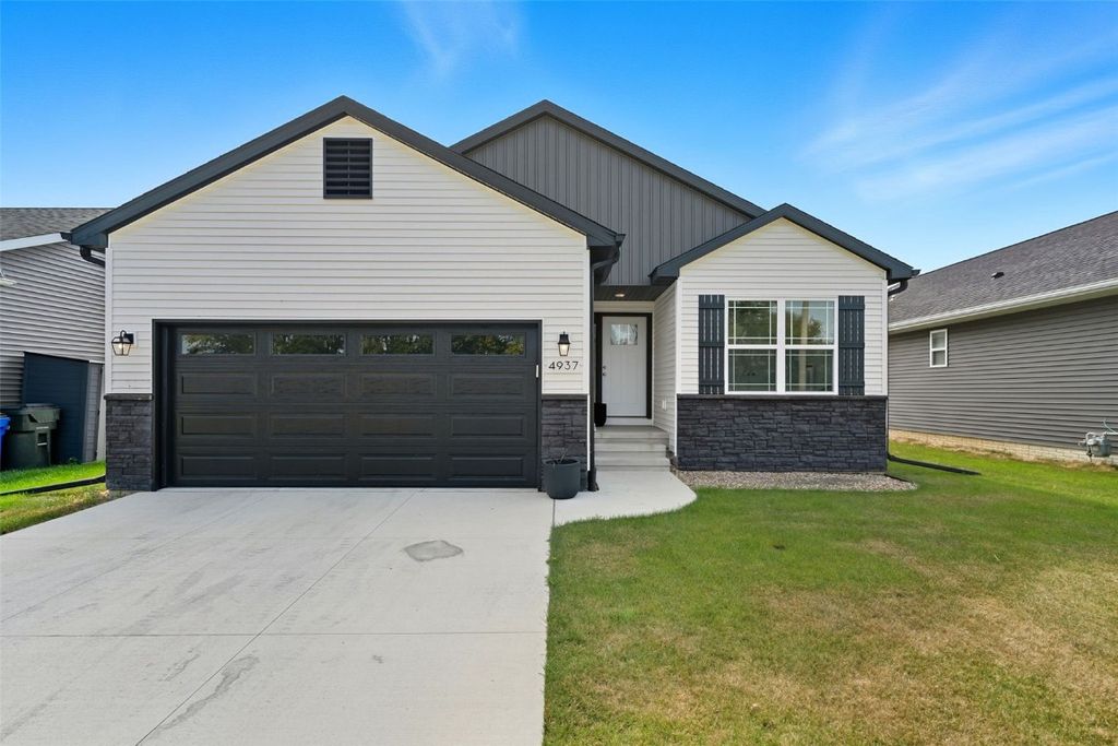 4937 Dostal Court SW, Cedar Rapids, IA 52404