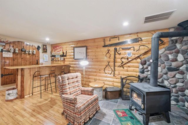 9625 Buskey Bay Dr, Iron River, WI 54847