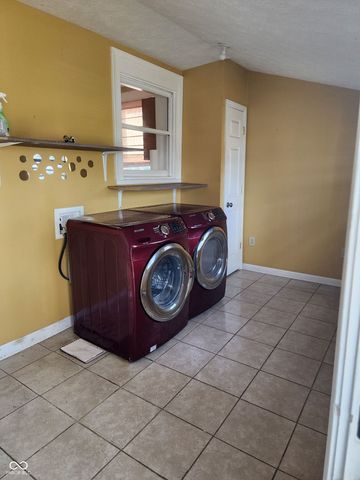 40 W Main Street, Monrovia, IN 46157