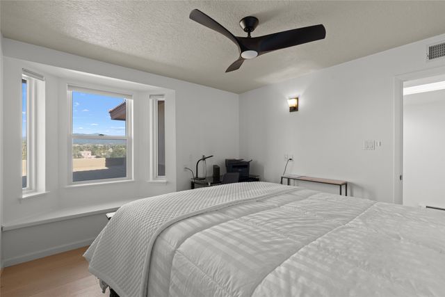 2918 Pasaje Del Herrero, Santa Fe, NM 87505