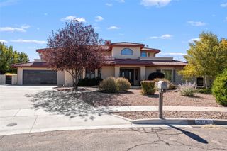 2918 Pasaje Del Herrero, Santa Fe, NM 87505