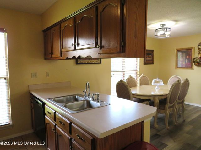 10372 Riggan Drive, Olive Branch, MS 38654