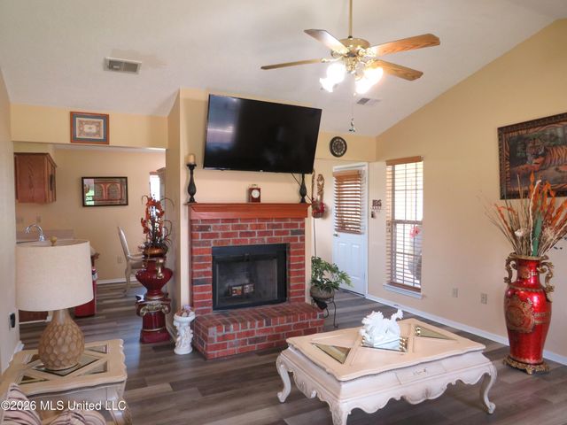 10372 Riggan Drive, Olive Branch, MS 38654