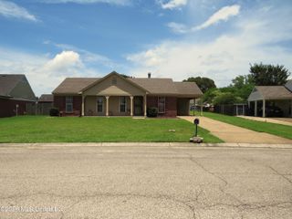 10372 Riggan Drive, Olive Branch, MS 38654