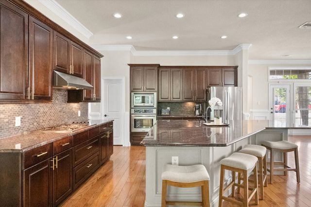 2711 Stonebriar Court, Arlington, TX 76001