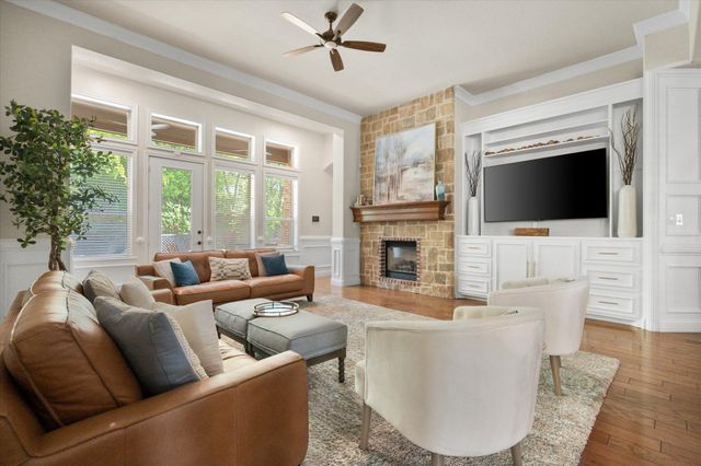 2711 Stonebriar Court, Arlington, TX 76001