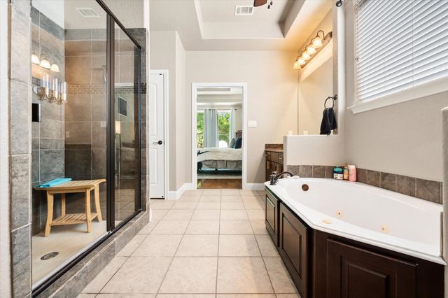 2711 Stonebriar Court, Arlington, TX 76001