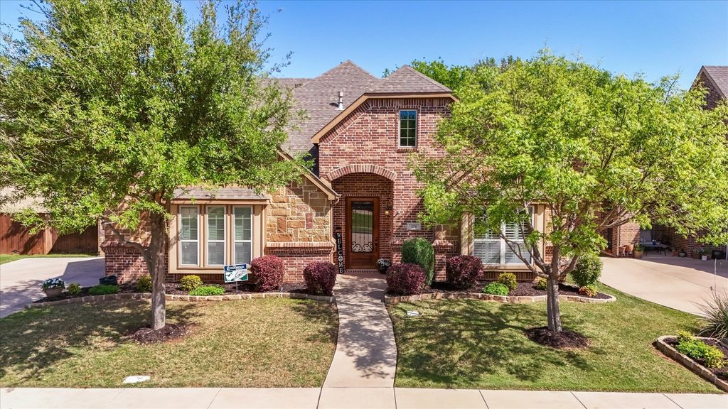 2711 Stonebriar Court, Arlington, TX 76001