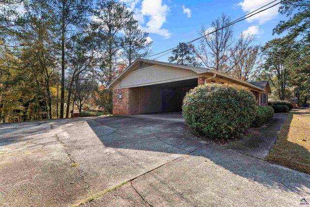 1051 Clairmont Place, Macon, GA 31204