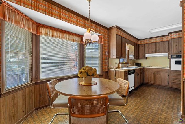 1051 Clairmont Place, Macon, GA 31204