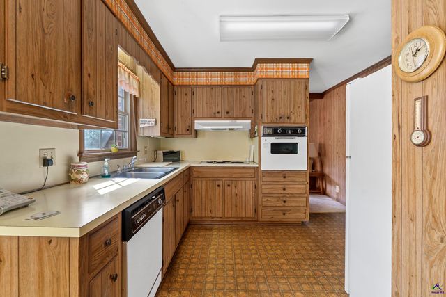 1051 Clairmont Place, Macon, GA 31204