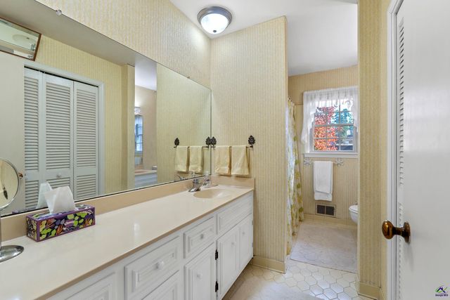 1051 Clairmont Place, Macon, GA 31204