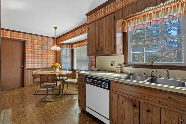 1051 Clairmont Place, Macon, GA 31204