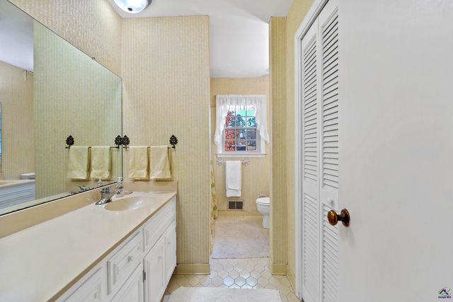 1051 Clairmont Place, Macon, GA 31204