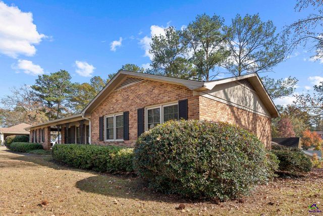 1051 Clairmont Place, Macon, GA 31204