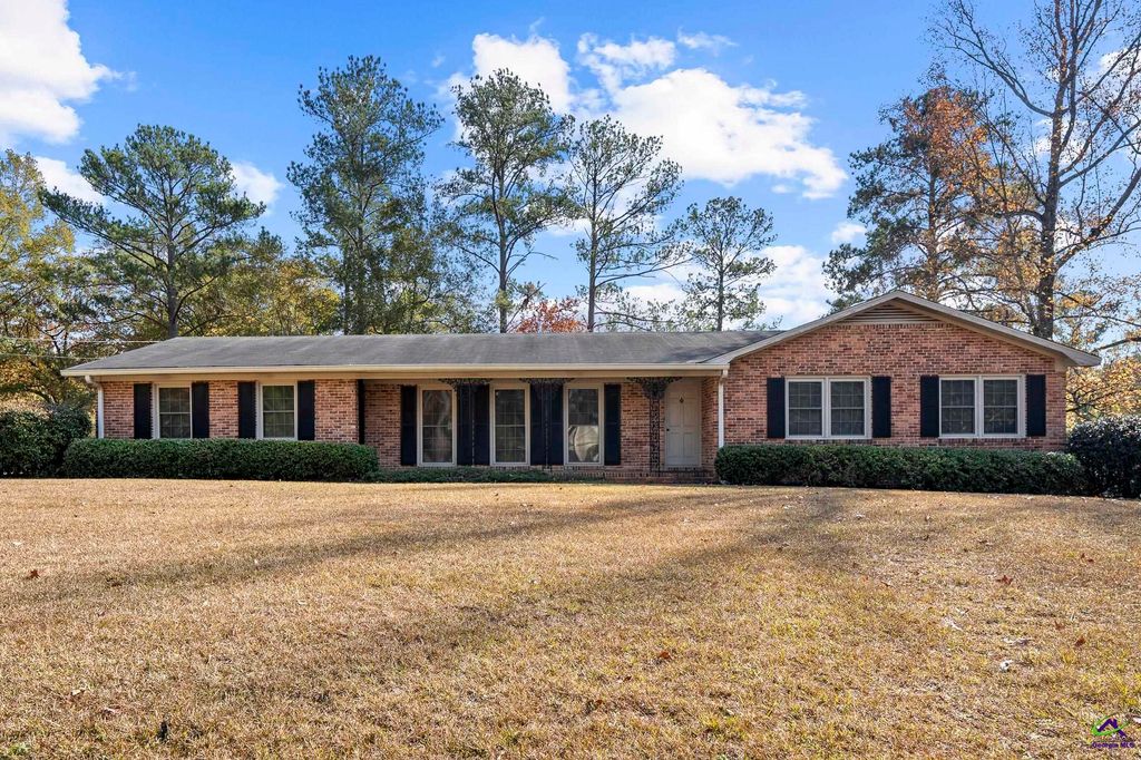 1051 Clairmont Place, Macon, GA 31204