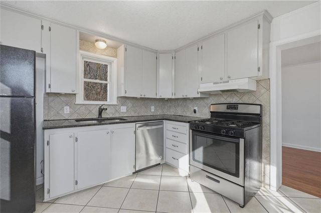 20118 E TRUMAN Road, Independence, MO 64056