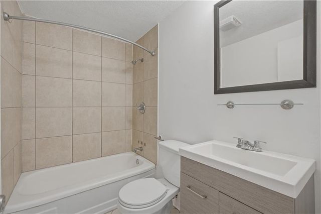 20118 E TRUMAN Road, Independence, MO 64056