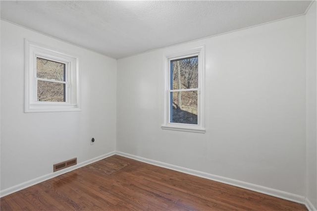 20118 E TRUMAN Road, Independence, MO 64056