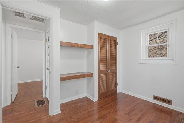 20118 E TRUMAN Road, Independence, MO 64056