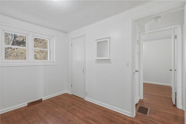 20118 E TRUMAN Road, Independence, MO 64056