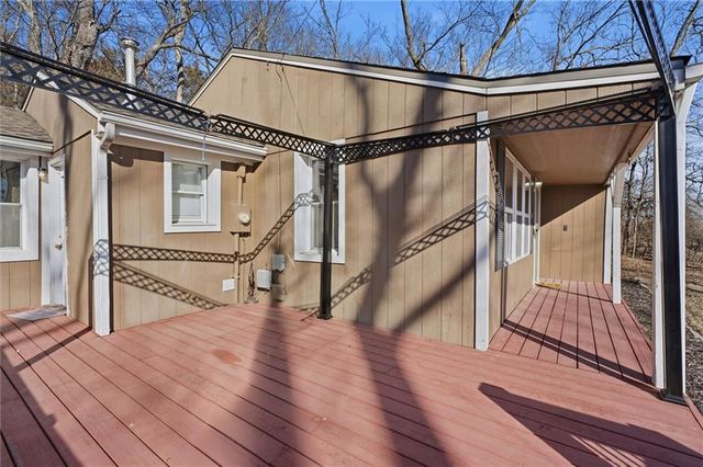 20118 E TRUMAN Road, Independence, MO 64056