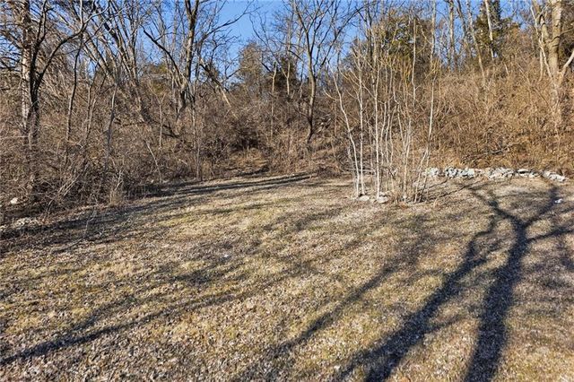 20118 E TRUMAN Road, Independence, MO 64056