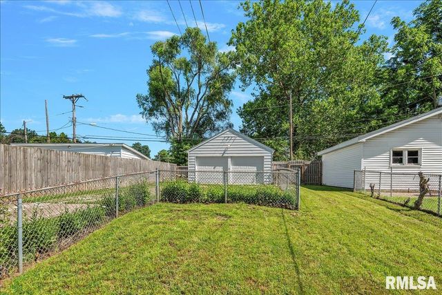 523 Wood Avenue, Springfield, IL 62702