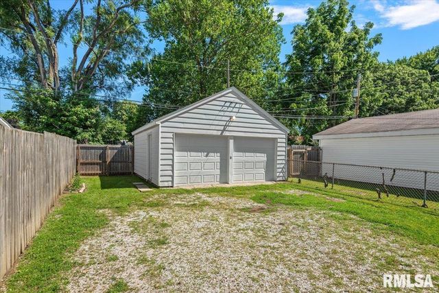 523 Wood Avenue, Springfield, IL 62702