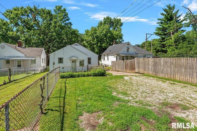 523 Wood Avenue, Springfield, IL 62702