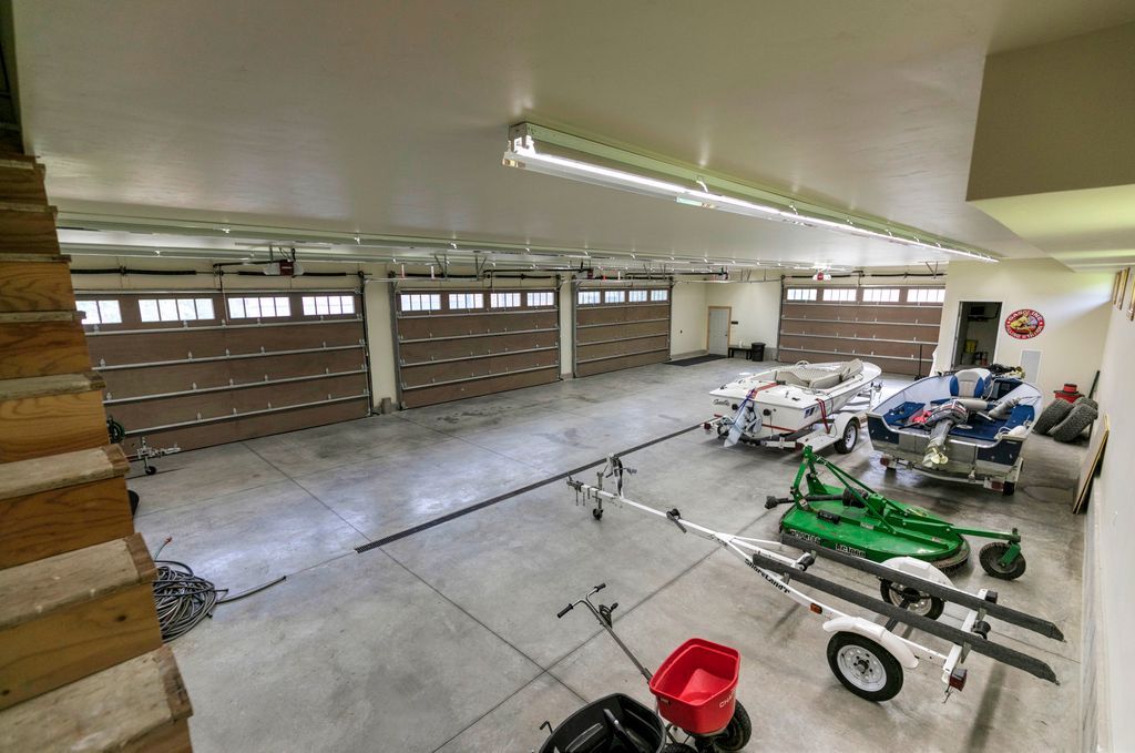 Address unavailable. photo 101