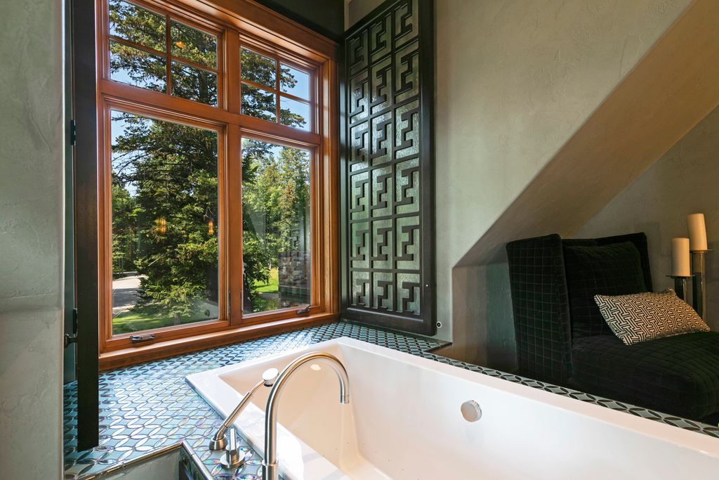 Address unavailable. photo 37