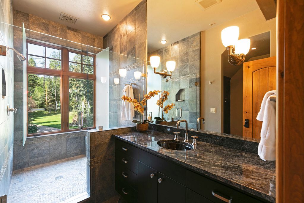 Address unavailable. photo 63