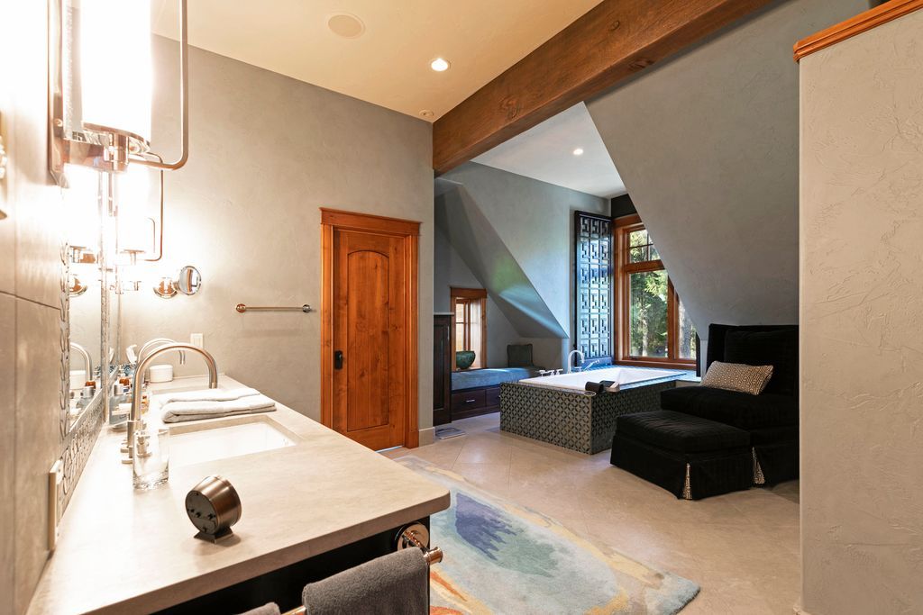 Address unavailable. photo 64