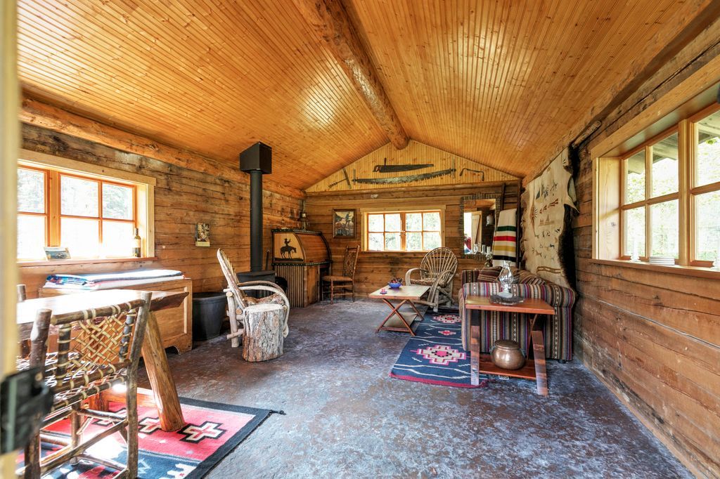 Address unavailable. photo 93