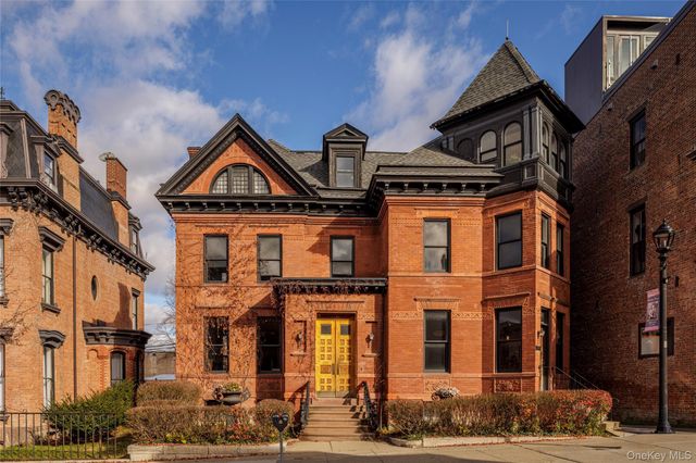 420 Warren, Hudson, NY 12534