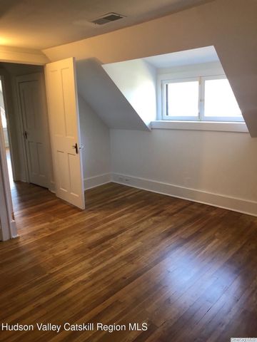 420 Warren, Hudson, NY 12534