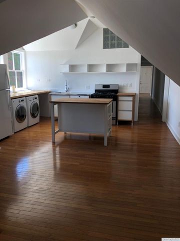 420 Warren, Hudson, NY 12534