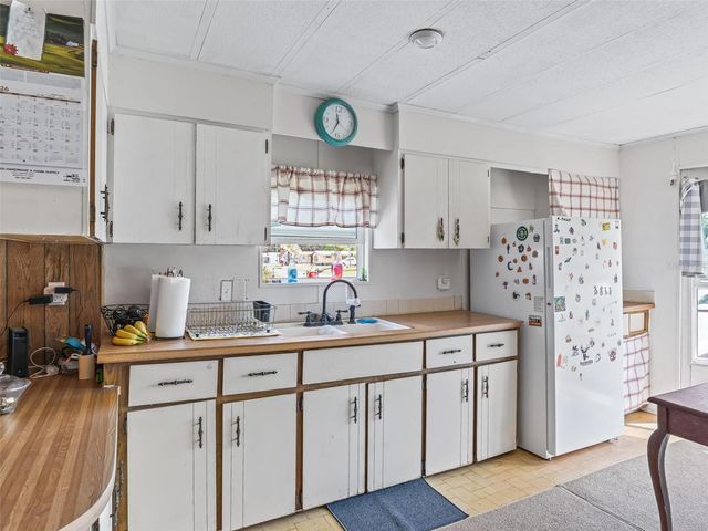10114 SE 24TH ST, Webster, FL 33597