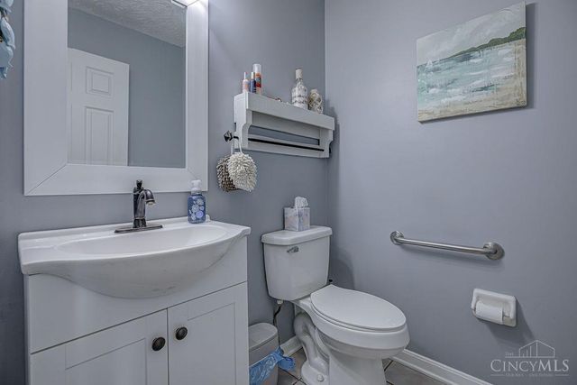 711 Hunter Court, Trenton, OH 45067