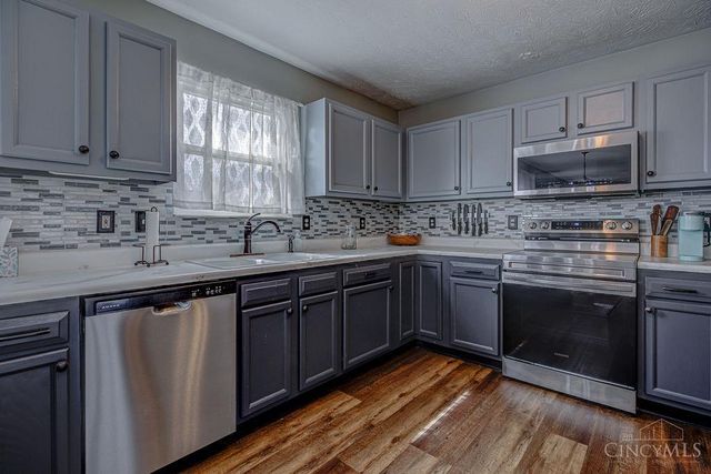 711 Hunter Court, Trenton, OH 45067