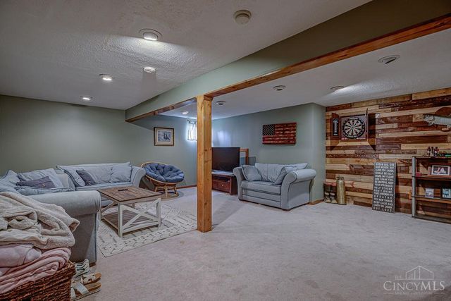 711 Hunter Court, Trenton, OH 45067