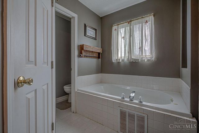 711 Hunter Court, Trenton, OH 45067