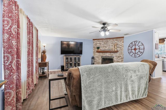 220 Eitelman Ln, Longview, TX 75605